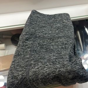 aerie gray leggings with pockets perfect condition